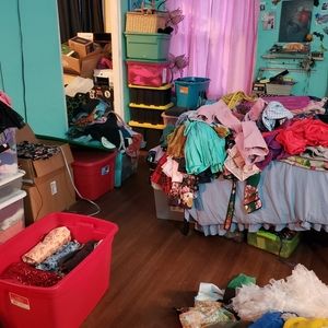 IM MOVING MAKE AN OFFER! ♡